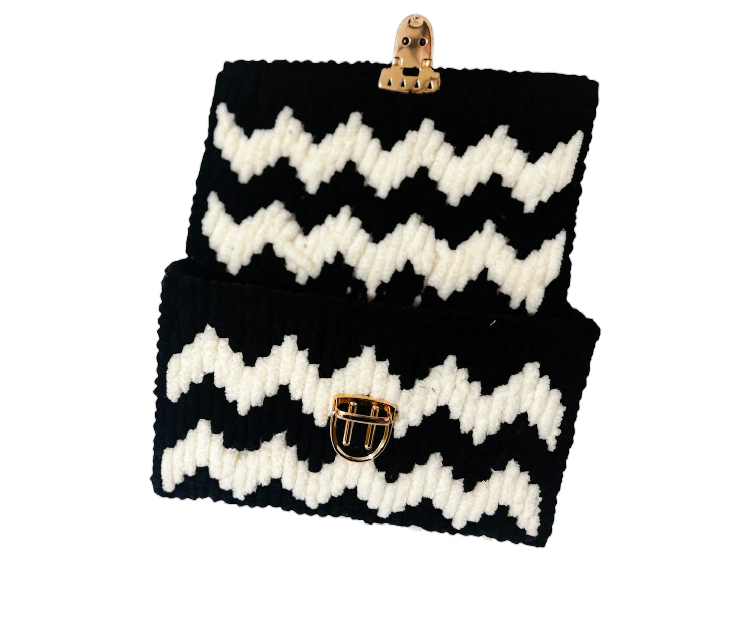 Knitted Clutch Purse with Chain Strap, Black and White Zigzag Pattern, Gold-Tone Clasp
